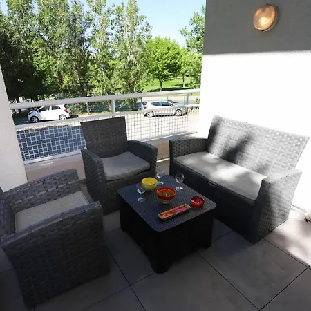 アパート St Cyprien 3etoiles Avec Belle Terrasse サン・シプリアン